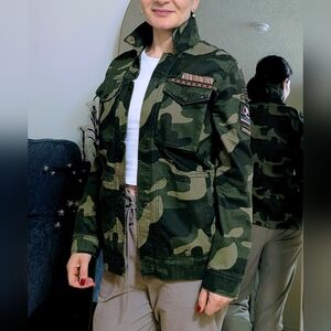Abercrombie & Fitch Trophy Camo Military Jacket Womens S Army Patch Badges